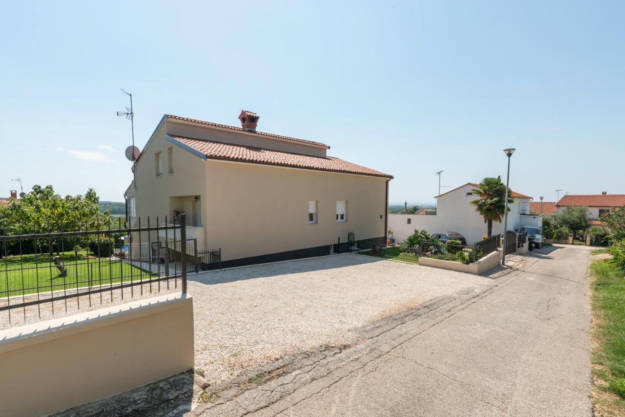 Apartman Dobrec Porec Bagian luar foto